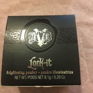 NIB Kat Von D Lock-It Brightening Powder in Golden